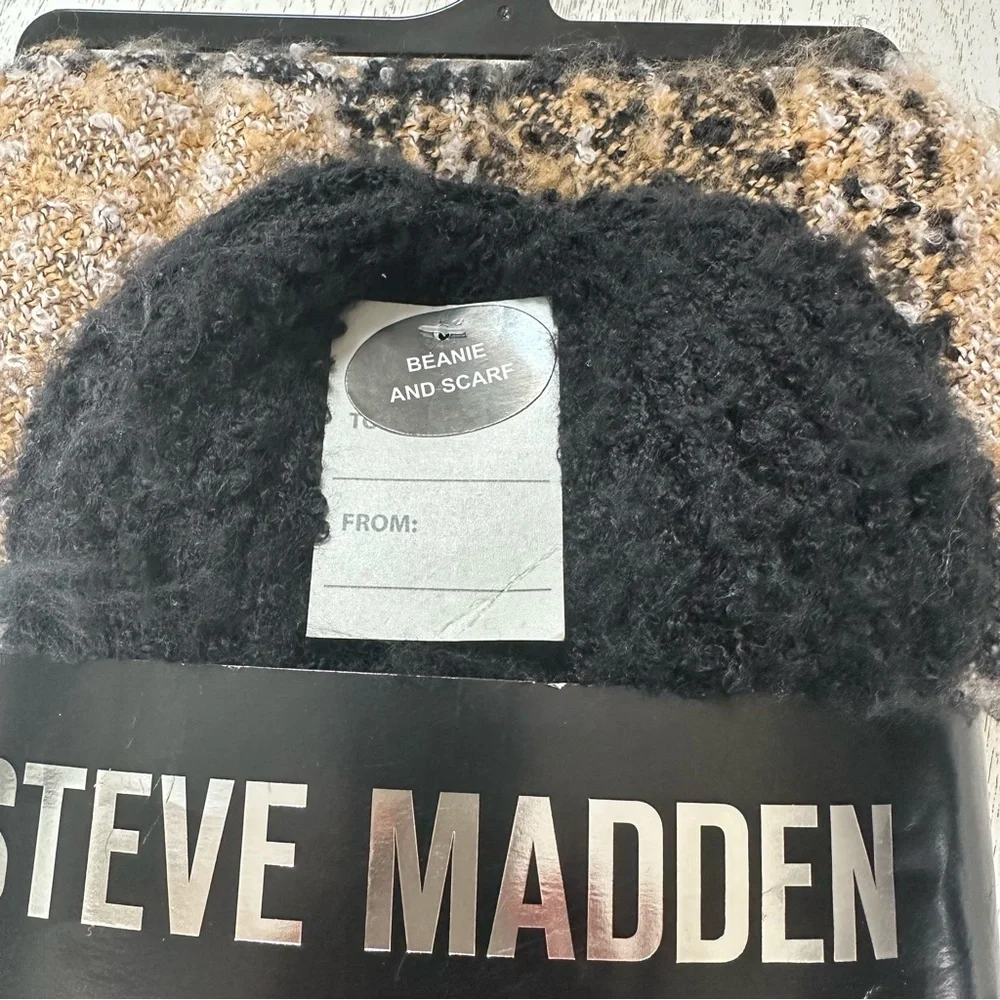 New Steve Madden Set Beanie and Scarf